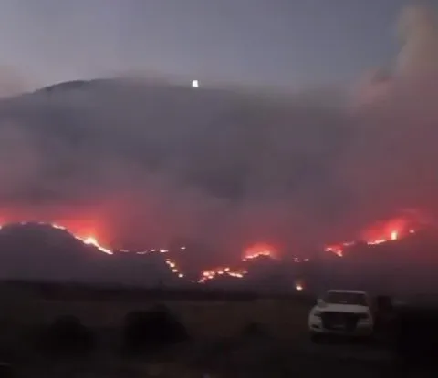 Incendio Puerto Café - Chubut21-44 pm Del 24-01, así se encontraba hace algunas pocas horas el i_exported_4766