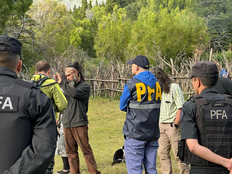 desalojo pn los alerces