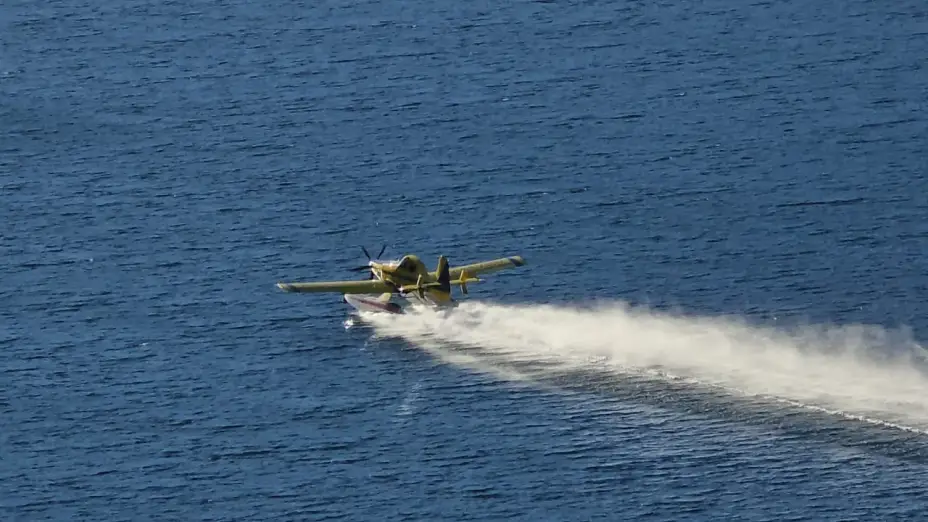 avion anfibio 2