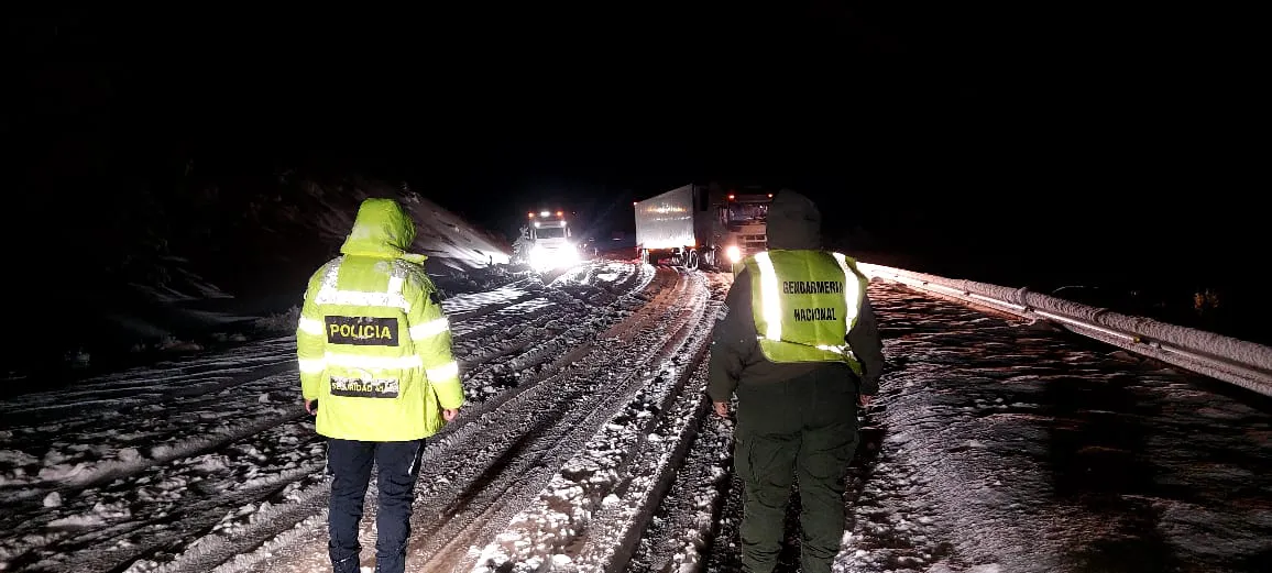 ruta 40 noche nieve camiones