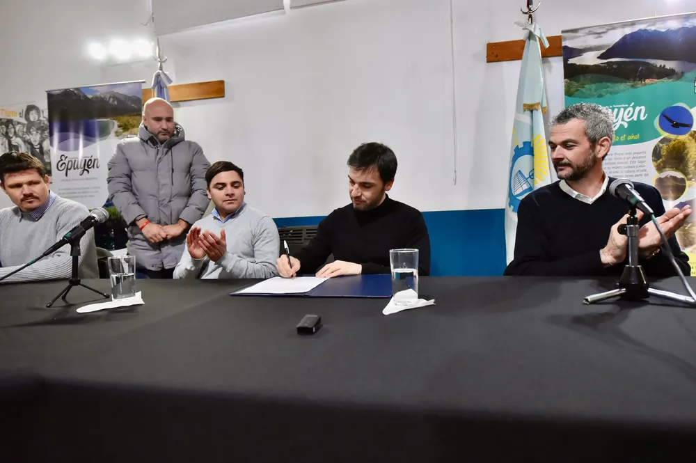 torres hospital epuyen 1