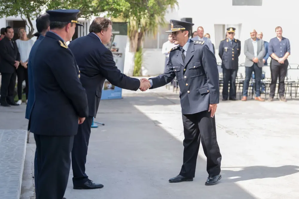 weretilneck escuela de policia