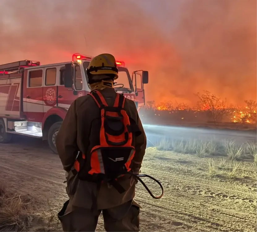 Reabren-la-Ruta-3-con-extrema-precaucion-por-el-incendio-en-Bajo-Simpson2
