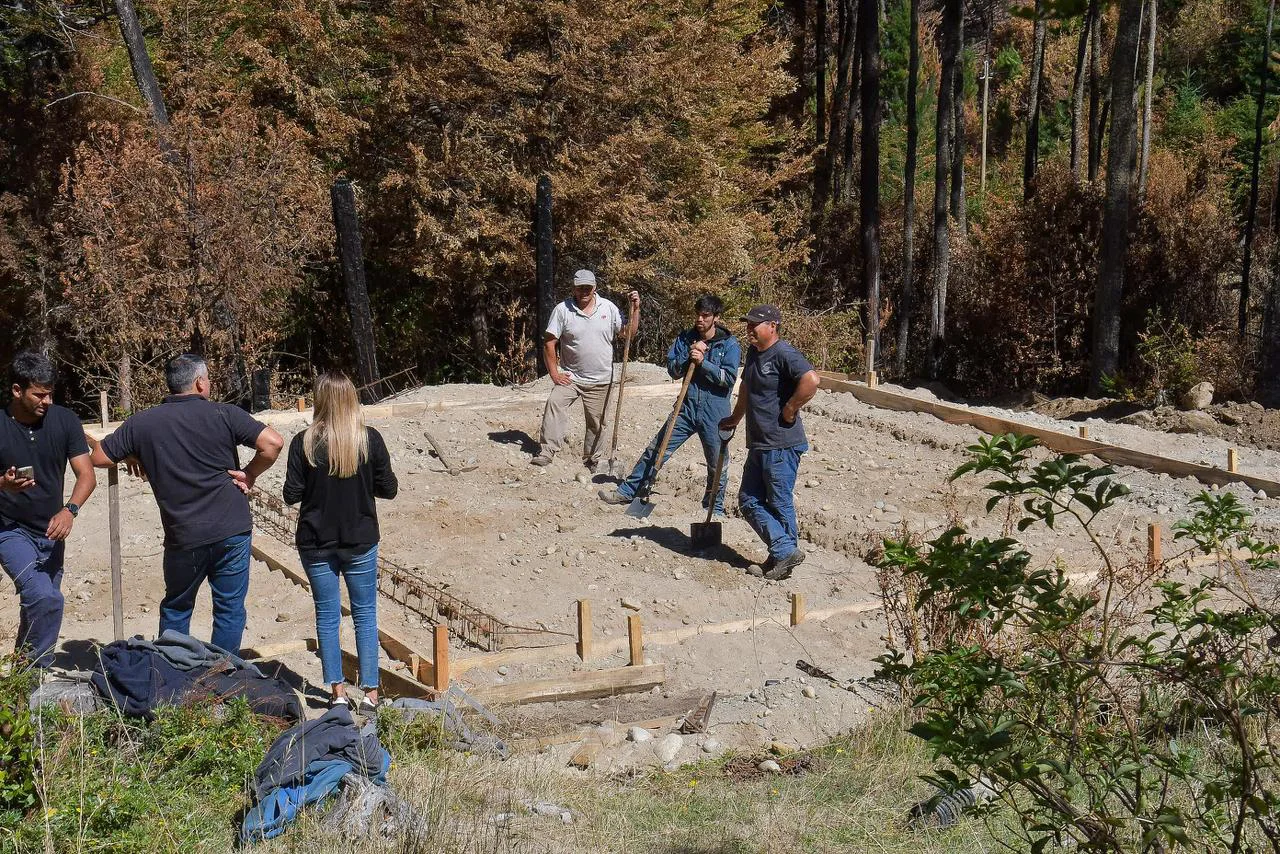 35ee8174-2912-4736-8e3d-e91144962bcc