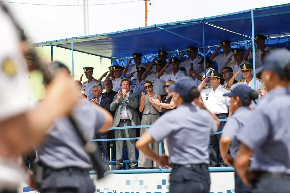 weretilneck dia policia b