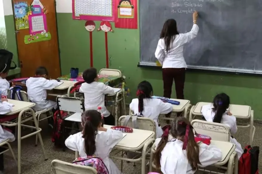 escuela-con-alumnos