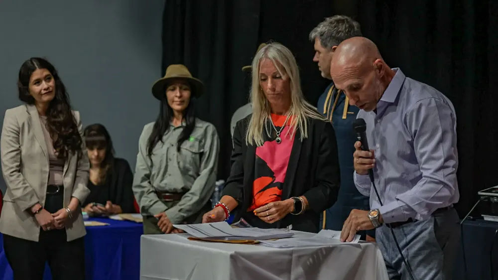 1766165916_9f8aa403aba42e864643