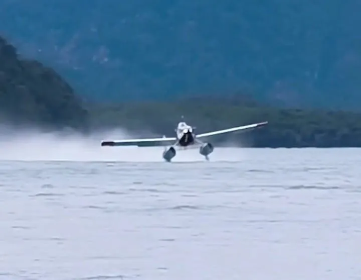 avion anfibio los alerces