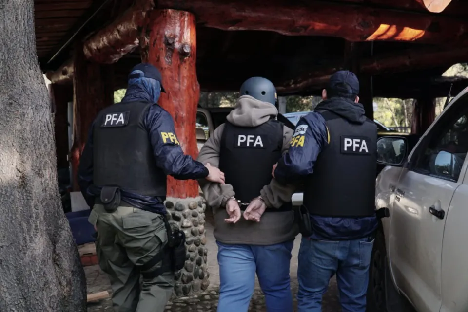 detenido explotacion