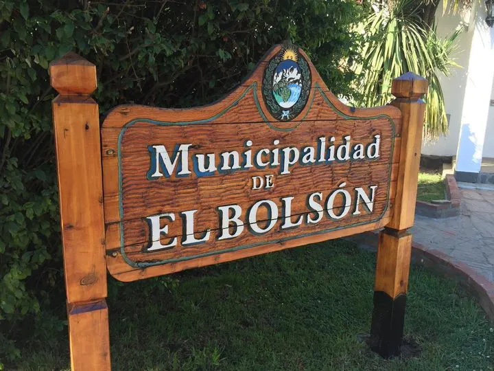 cartel municipalidad el bolson