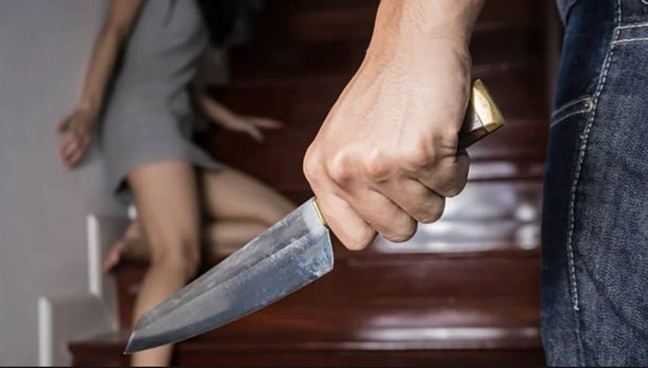amenaza-mujer-con-cuchillo-1