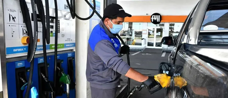 playero estacion de sericio barbijo