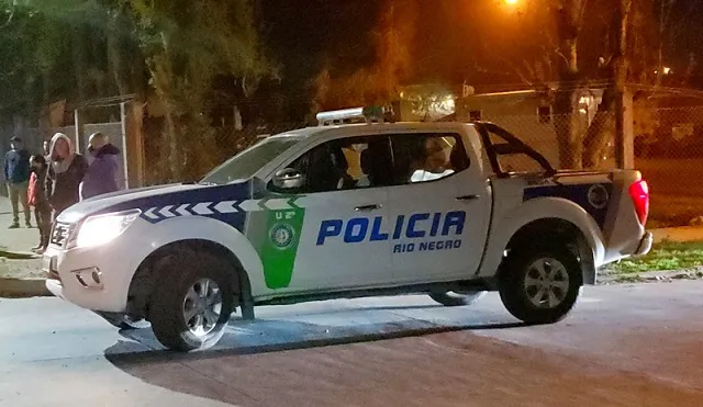 camioneta policia rn-noche