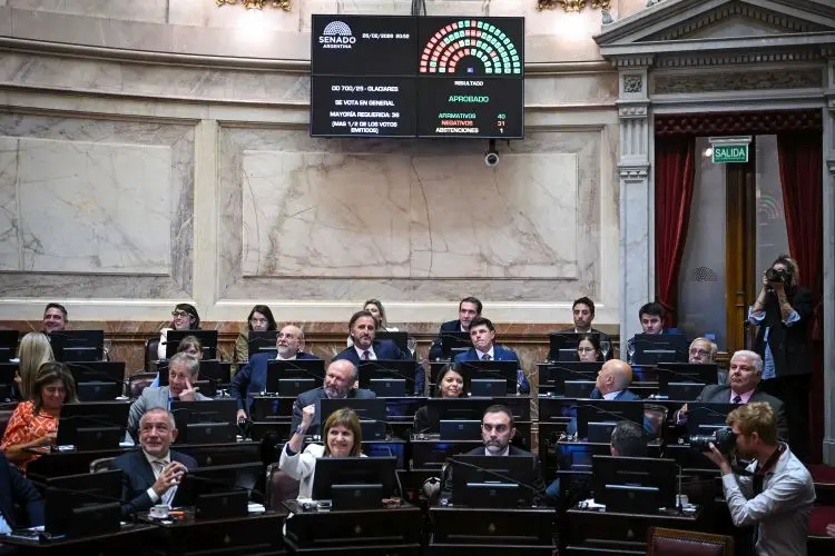senadores-glaciares-la-libertad-avanza-20260226_CDA_112_SESION