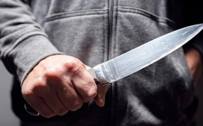 robo con cuchillo 2