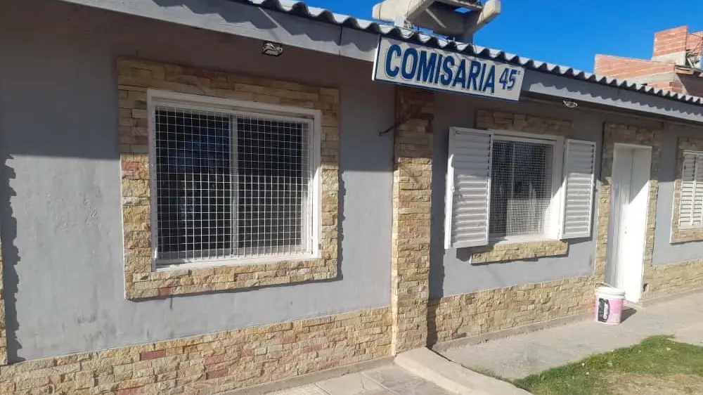 1759154334_5a3be413c82adbf4cbd5