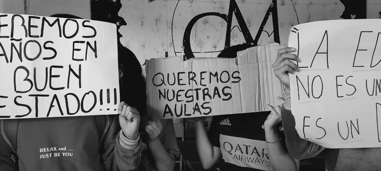 reclamo escuela maiten