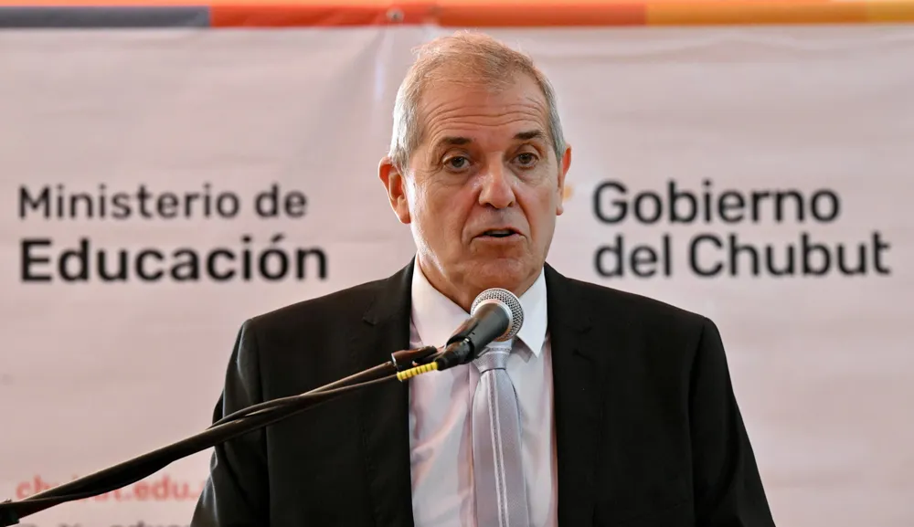 ministro educ chubut 2