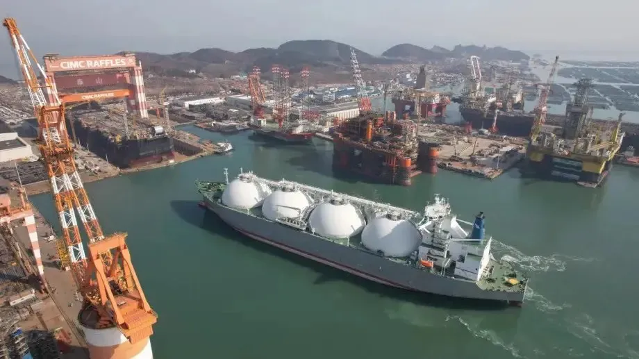 buque gas 3